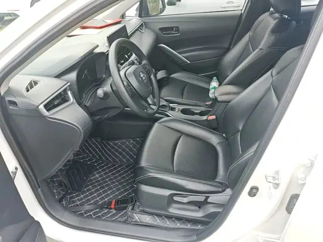 Toyota Corolla Cross — Фото автомобиля 14