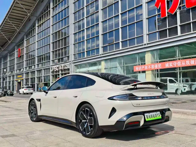 Xiaomi SU7 — Фото автомобиля 8