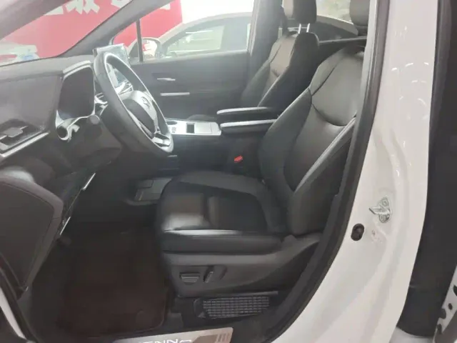 Toyota Sienna — Фото автомобиля 14