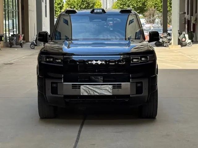 BYD FangChengBao Leopard 8 — Фото автомобиля 2