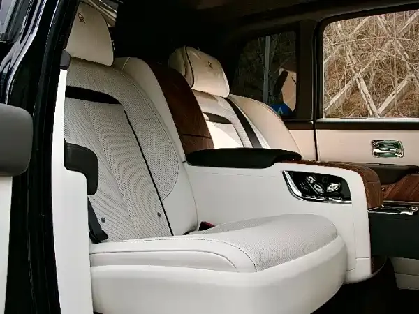 Rolls-Royce Cullinan — Фото автомобиля 9