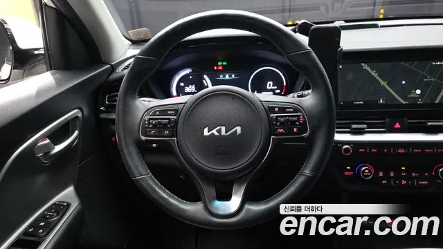Kia Niro Niro Plus Light (Такси) — Фото автомобиля 13