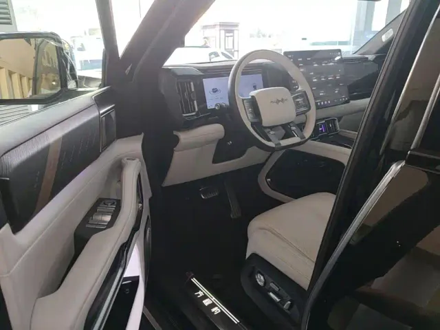 BYD FangChengBao Leopard 8 — Фото автомобиля 15