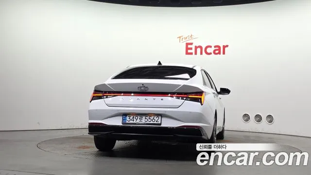 Hyundai Avante CN7 — Фото автомобиля 4