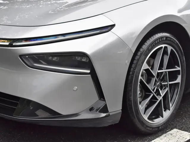 Xpeng P7+ — Фото автомобиля 6