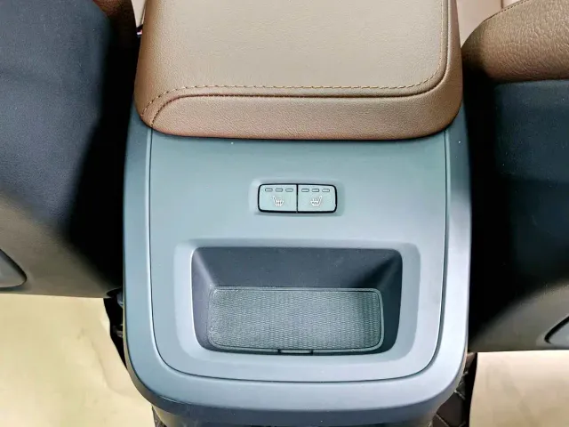 Volvo XC60 — Фото автомобиля 14