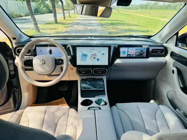 Leapmotor C11 — Фото автомобиля 6