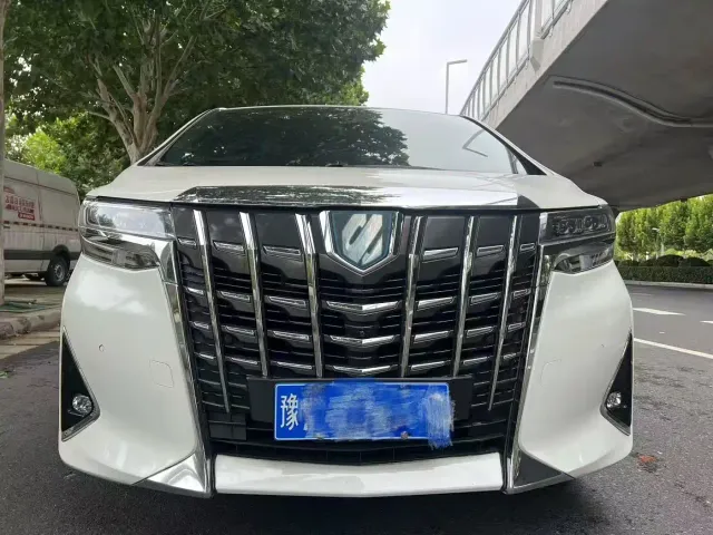 Toyota Alphard — Фото автомобиля 2