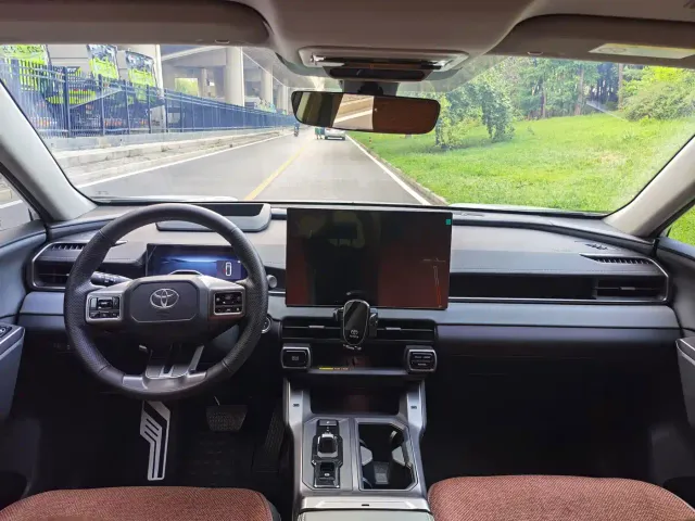 Toyota Wildlander — Фото автомобиля 9