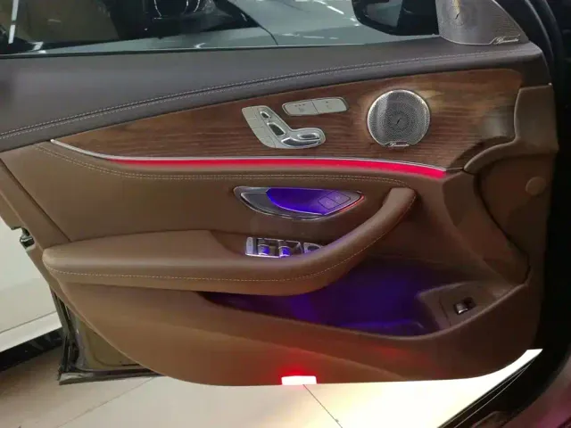 Mercedes-Benz E-Class — Фото автомобиля 7