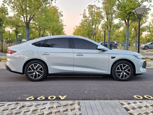 BYD Qin L — Фото автомобиля 8