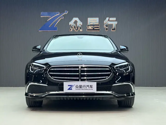 Mercedes-Benz E-Class — Фото автомобиля 2