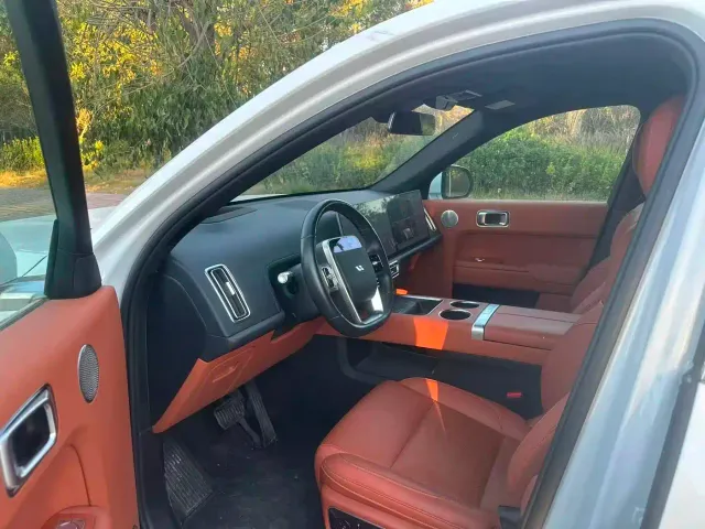 Li Auto L7 — Фото автомобиля 6