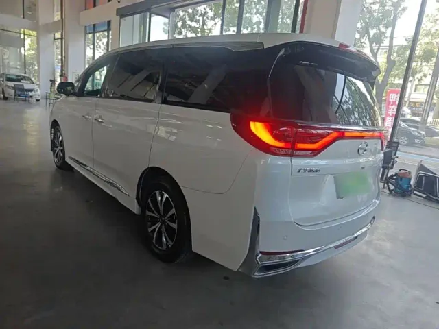 GAC Trumpchi M8 — Фото автомобиля 4