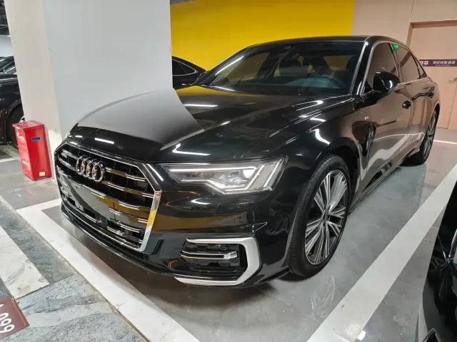 Фотография автомобиля — Audi A6L