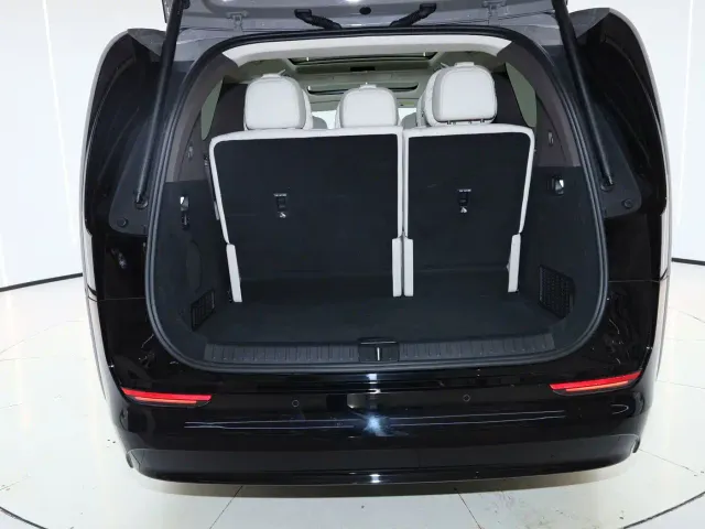 Li Auto MEGA — Фото автомобиля 5