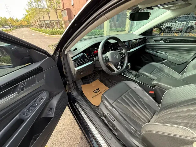 Volkswagen Passat — Фото автомобиля 4