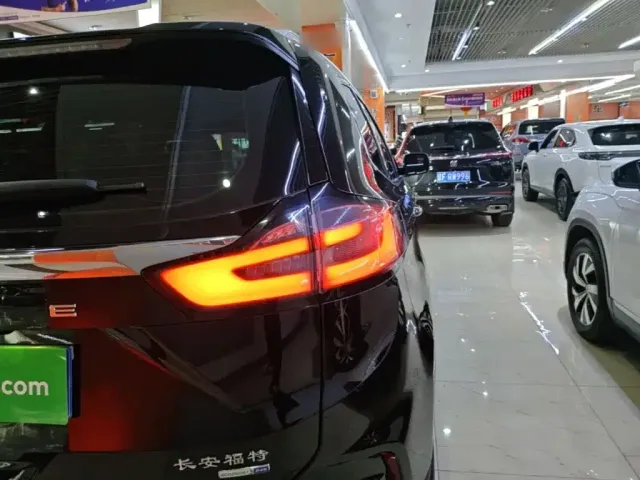Ford Edge — Фото автомобиля 7