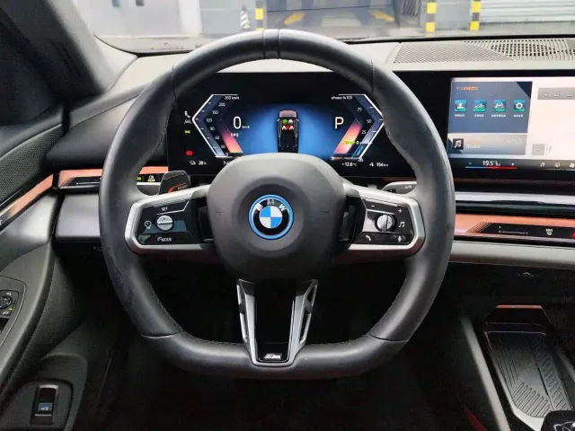 BMW i5 — Фото автомобиля 14