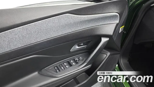 Peugeot 308 — Фото автомобиля 28