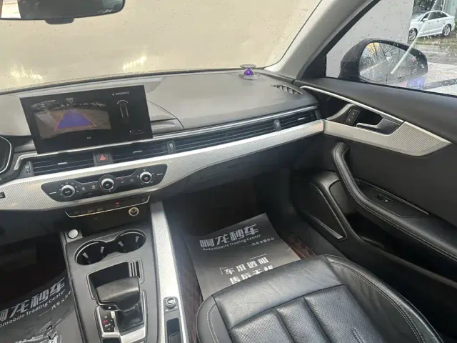 Audi A4L — Фото автомобиля 11