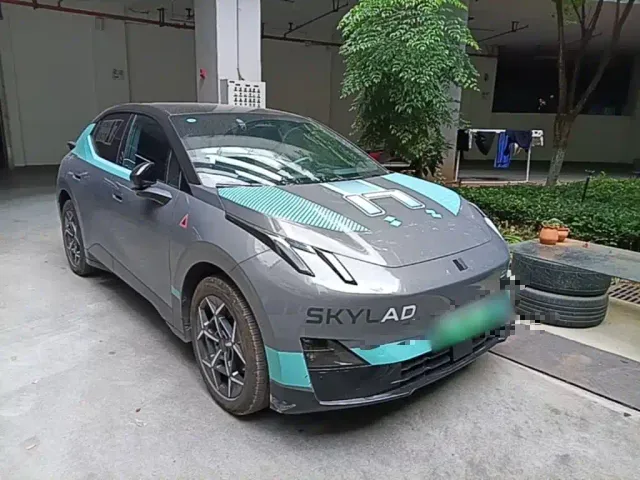 Lynk & Co Z20 — Фото автомобиля 3