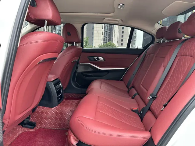 BMW 3 Series — Фото автомобиля 10