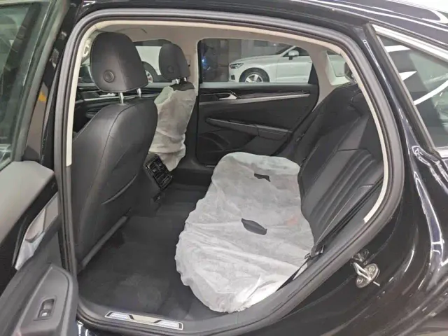 Volkswagen Passat — Фото автомобиля 16