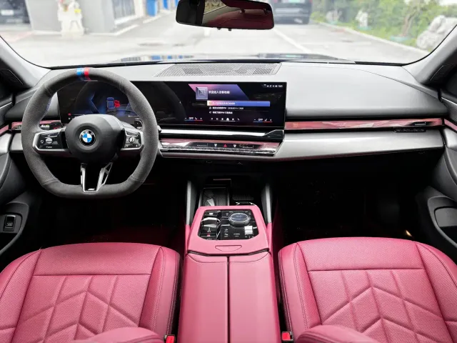 BMW 5 Series — Фото автомобиля 9