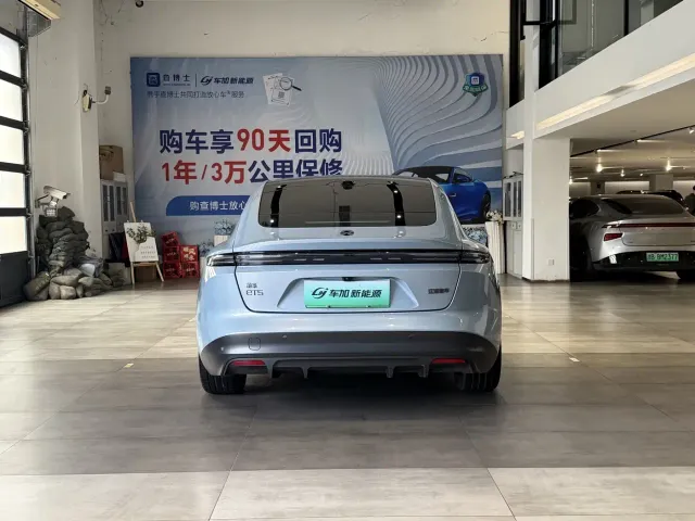Nio ET5 — Фото автомобиля 8