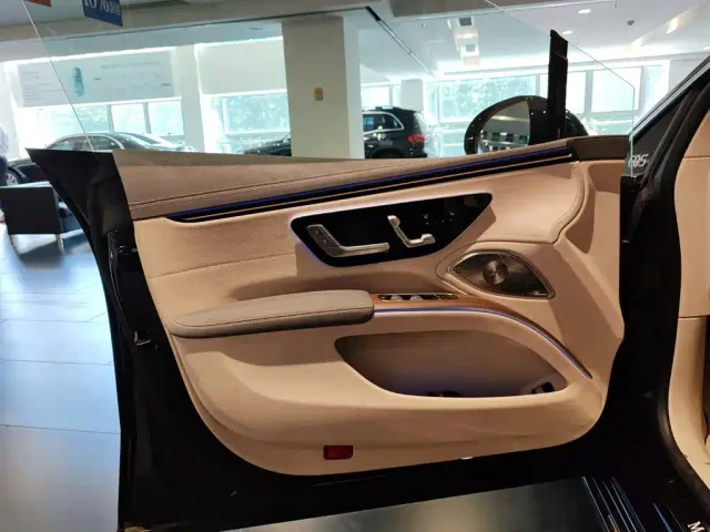 Mercedes-Benz EQS — Фото автомобиля 13
