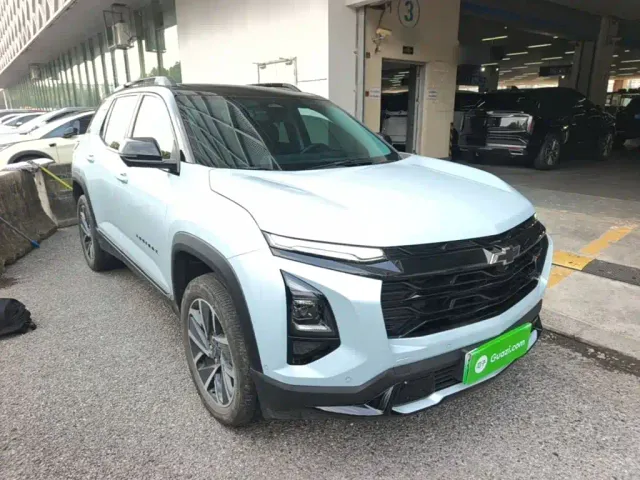 Chevrolet Equinox Plus — Фото автомобиля 3