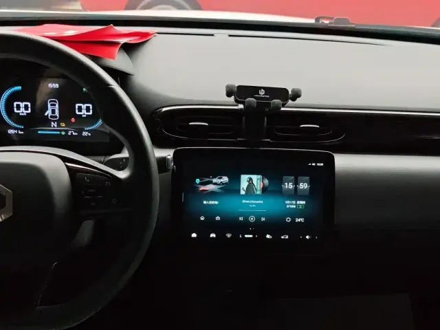 Leapmotor T03 — Фото автомобиля 9