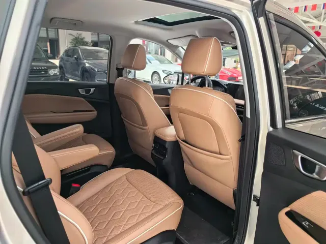 Wuling Jiachen — Фото автомобиля 13
