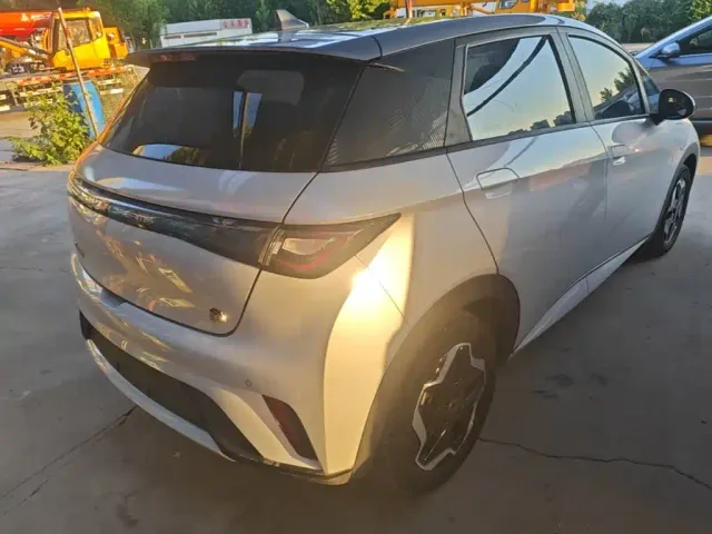 BYD Dolphin 2021 Model 405km Fashion Edition — Фото автомобиля 4