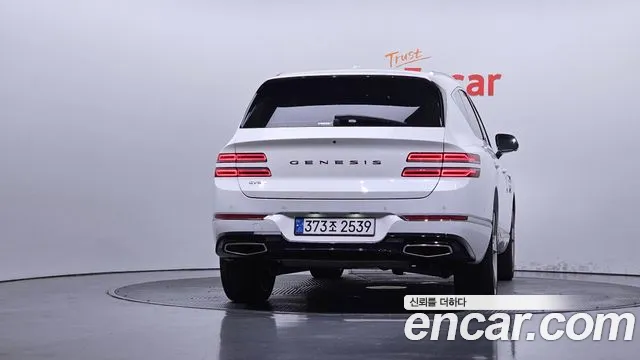 Genesis GV80 — Фото автомобиля 3