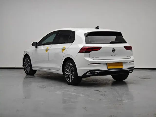 Volkswagen Golf — Фото автомобиля 4