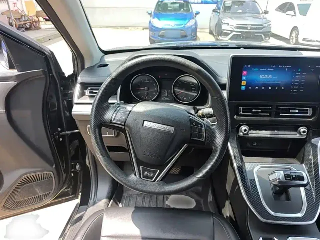 Haval M6 — Фото автомобиля 10