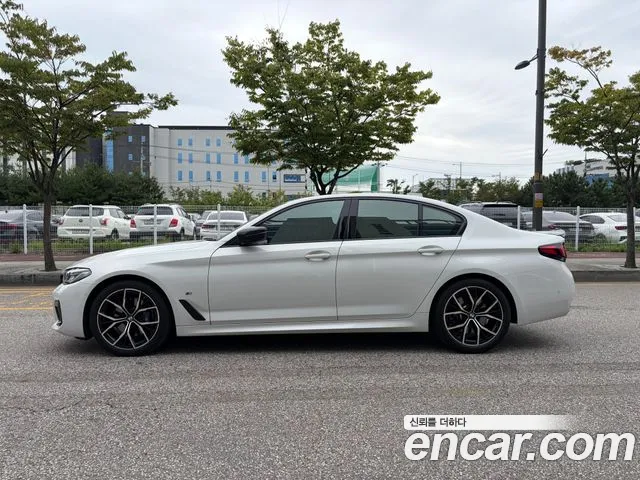 BMW 5 Series G30 — Фото автомобиля 12