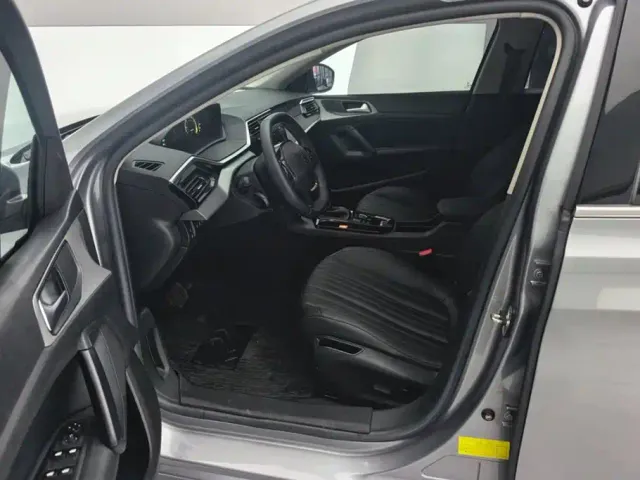 Peugeot 408 — Фото автомобиля 9