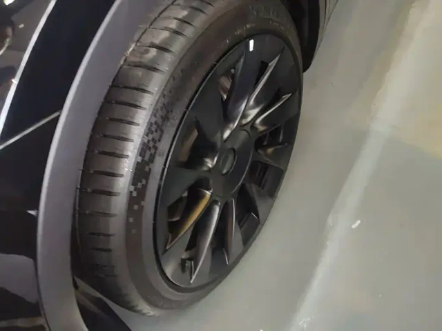 Tesla Model Y — Фото автомобиля 22