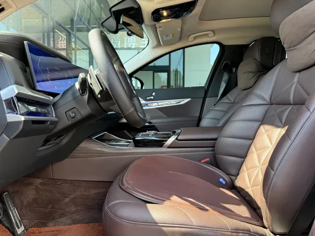 BMW 7 Series — Фото автомобиля 4