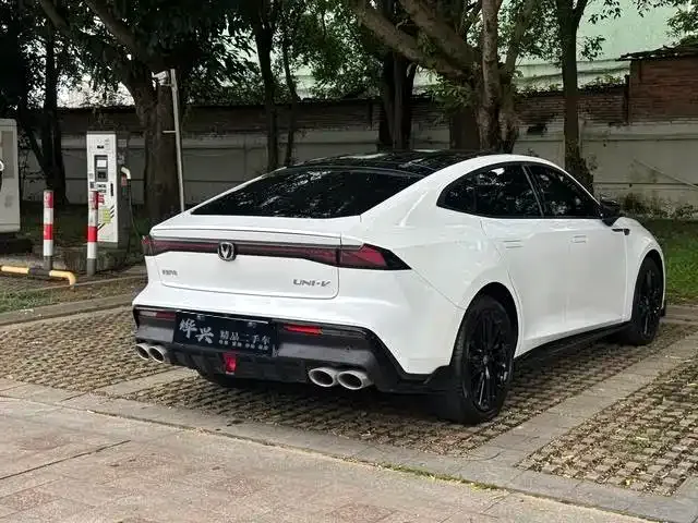 Changan UNI-V — Фото автомобиля 9