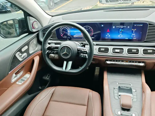 Mercedes-Benz GLS-Class — Фото автомобиля 11