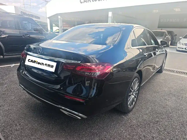 Mercedes-Benz E-Class — Фото автомобиля 10