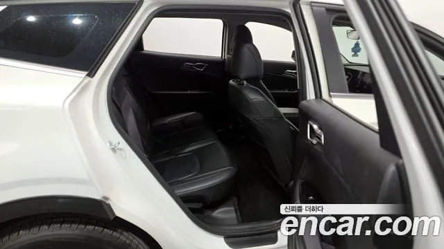 Kia Sportage Sportage 5-е поколение Бензин 1.6 турбо 2WD — Фото автомобиля 12