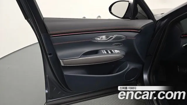 Genesis GV70 — Фото автомобиля 13