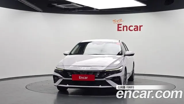 Hyundai Avante CN7 — Фото автомобиля 3