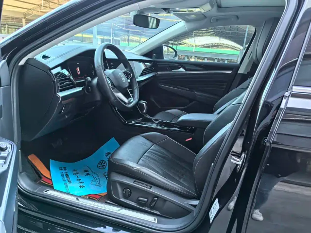Volkswagen Passat — Фото автомобиля 7