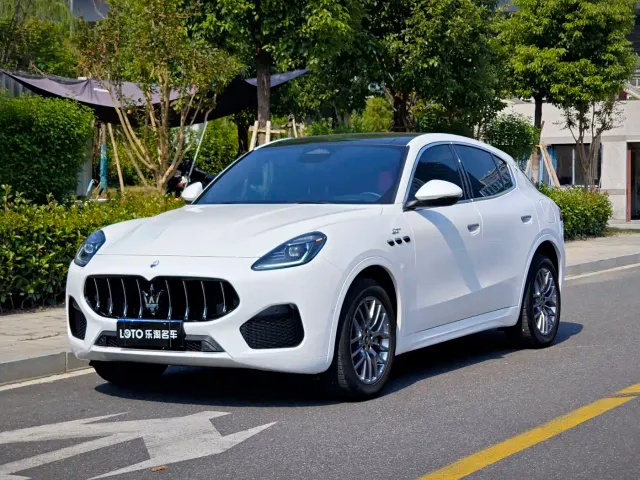 Фотография автомобиля — Maserati Grecale